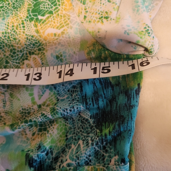 Any 2 for $20 2 small tops - Picture 8 of 10